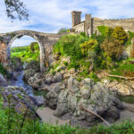 Il Castello dell'Abbadia ed il Ponte del Diavolo in tutto il loro splendore